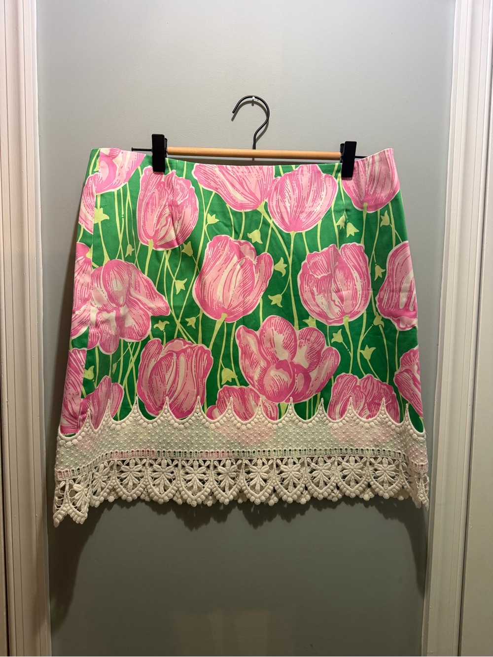 Lilly Pulitzer Pink Tulip Print Mini Skirt with Lace Hem Vintage EUC